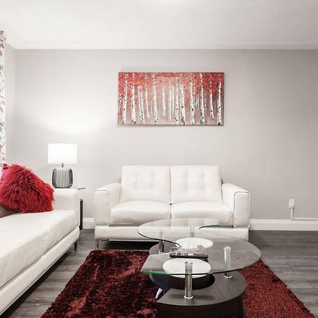 Entire 2 Bedroom Apartment Uptown Waterloo - E1 ภายนอก รูปภาพ