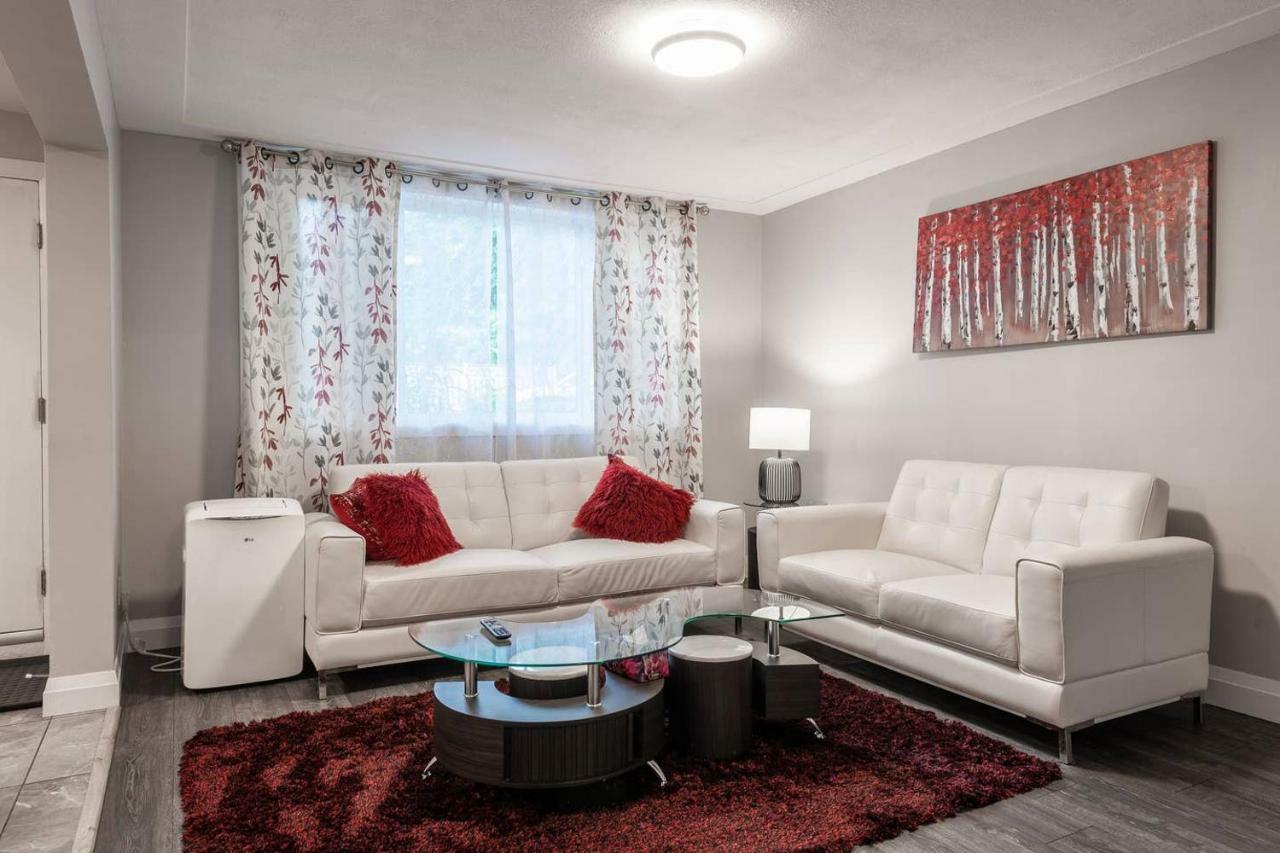 Entire 2 Bedroom Apartment Uptown Waterloo - E1 ภายนอก รูปภาพ