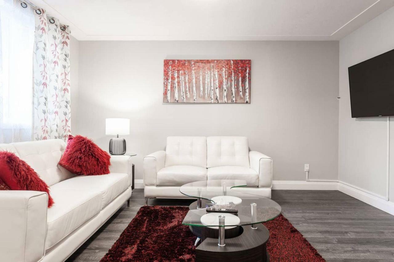 Entire 2 Bedroom Apartment Uptown Waterloo - E1 ภายนอก รูปภาพ