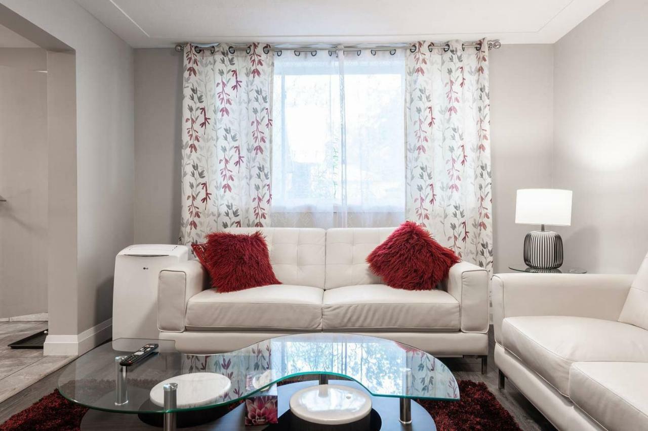 Entire 2 Bedroom Apartment Uptown Waterloo - E1 ภายนอก รูปภาพ