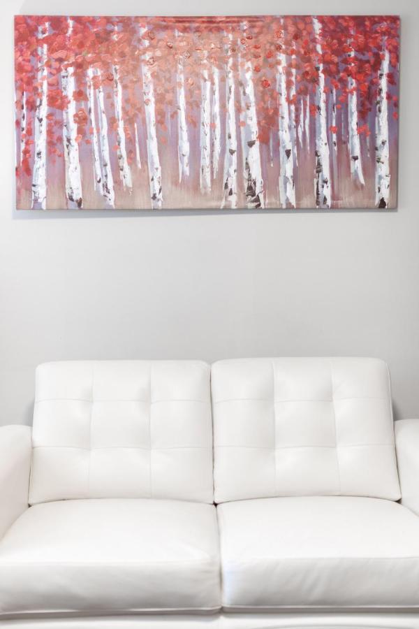 Entire 2 Bedroom Apartment Uptown Waterloo - E1 ภายนอก รูปภาพ